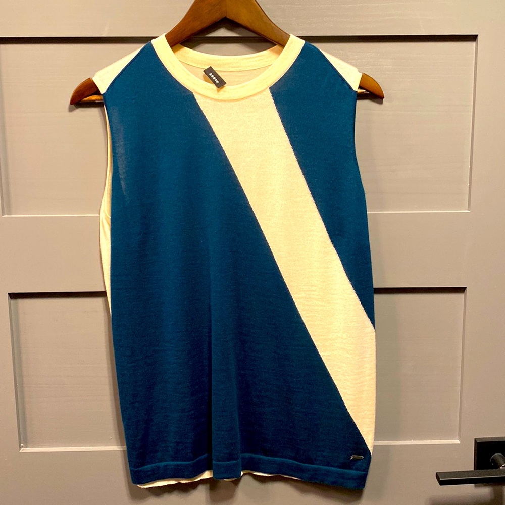 Authentic Akris tops size US6(M)